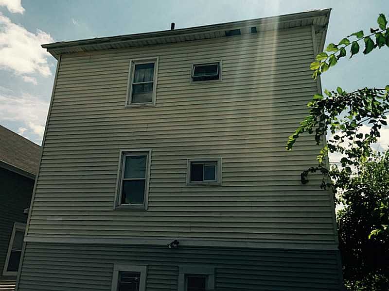 2nd image of 821 Potters Ave