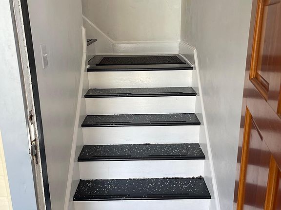 2nd image of 4 Miller St Floor 2
