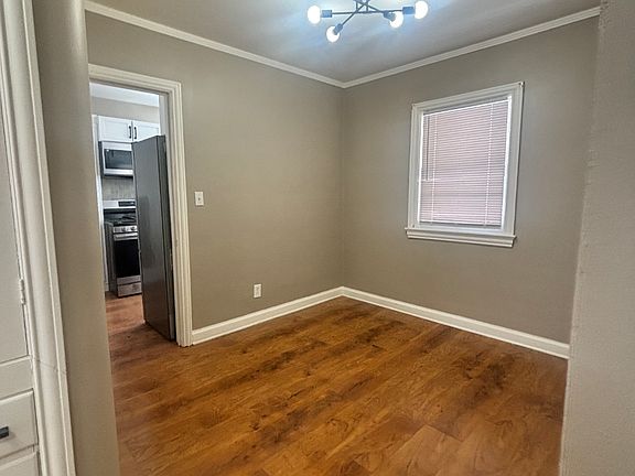 3rd image of 203 Carlton Ter #1