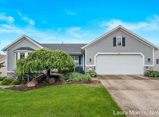 74 Riverchase Dr NE, Rockford, MI 49341
