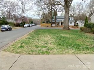 1221 Salem Dr, Charlotte, NC 28209