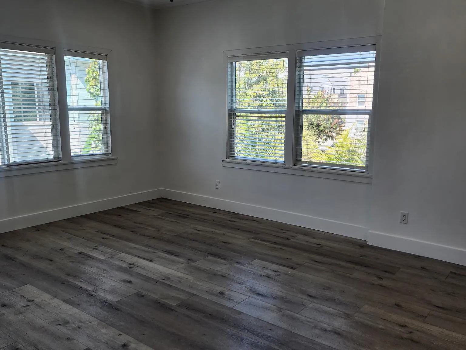 119 S Westmoreland Ave — Photo 1
