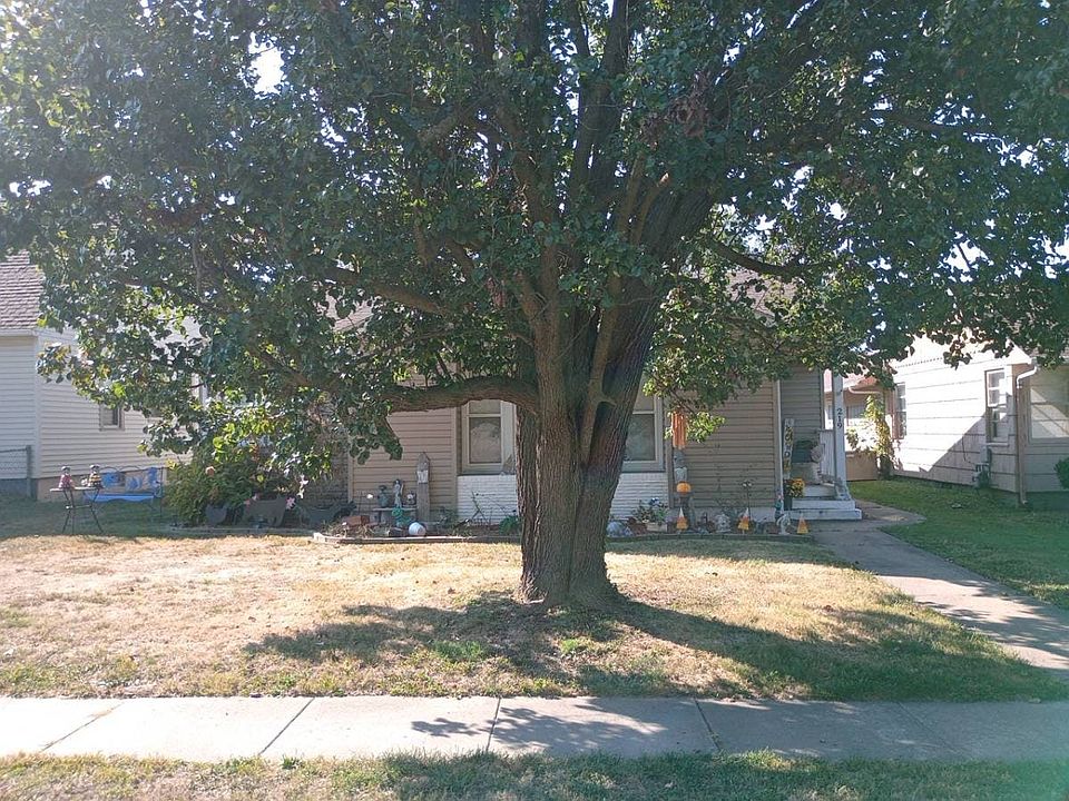1st image of 219 S Line St