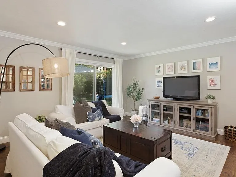 8247 Seeno Ave — Photo 8