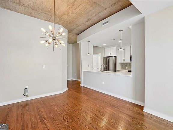 4th image of 943 Peachtree St NE Unit 1606