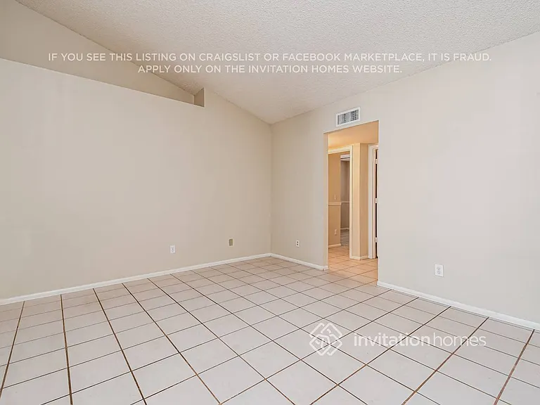 128 W Indigo St — Photo 4