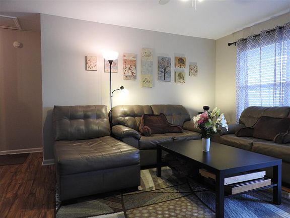 5th image of 2705 Apple Orchard Dr NW