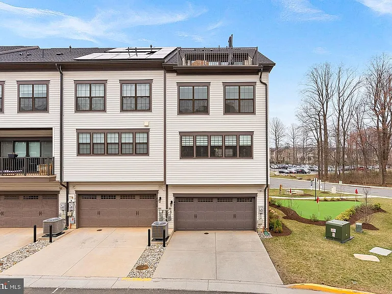 4422 Fair Lakes Ct — Photo 48