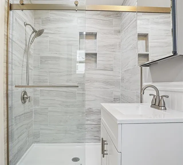 198 Griffith St #1L — Photo 13