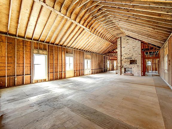 3rd image of 129 Summers St