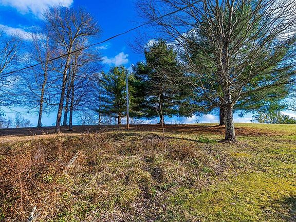 2nd image of 85 Turkey Hollow Rd