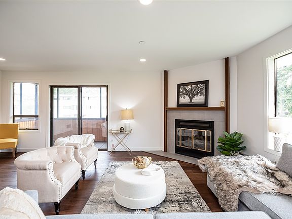 Enjoy the light filled space of a corner unit