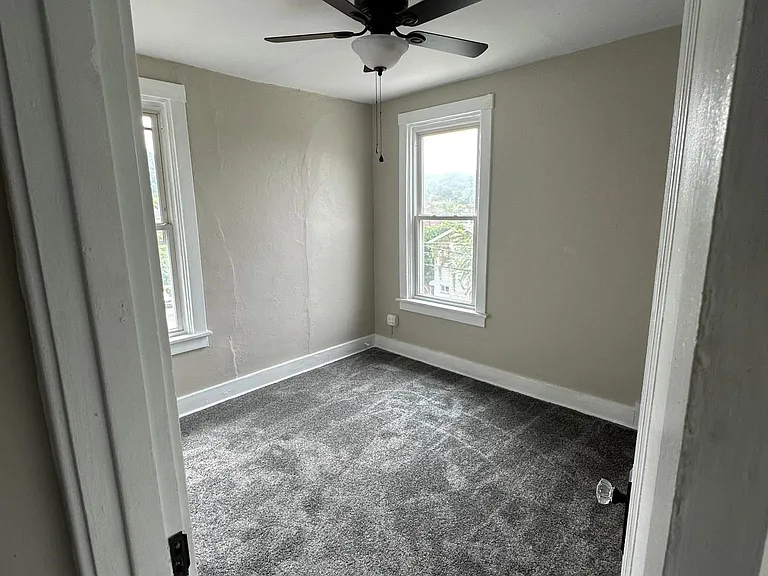 1100 Coal St — Photo 7