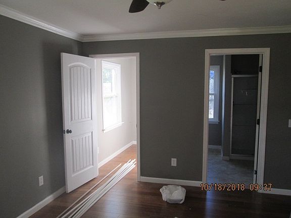 5th image of 224 Arnold Dr