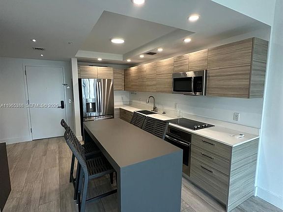 3rd image of 121 NE 34th St Unit 1505