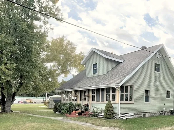 330 N West St, Coloma, MI 49038