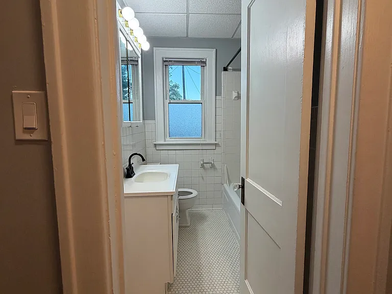 393 Wordsworth St #1 — Photo 20