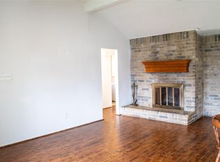 16 Wagon Lane Loop, Angleton, TX 77515