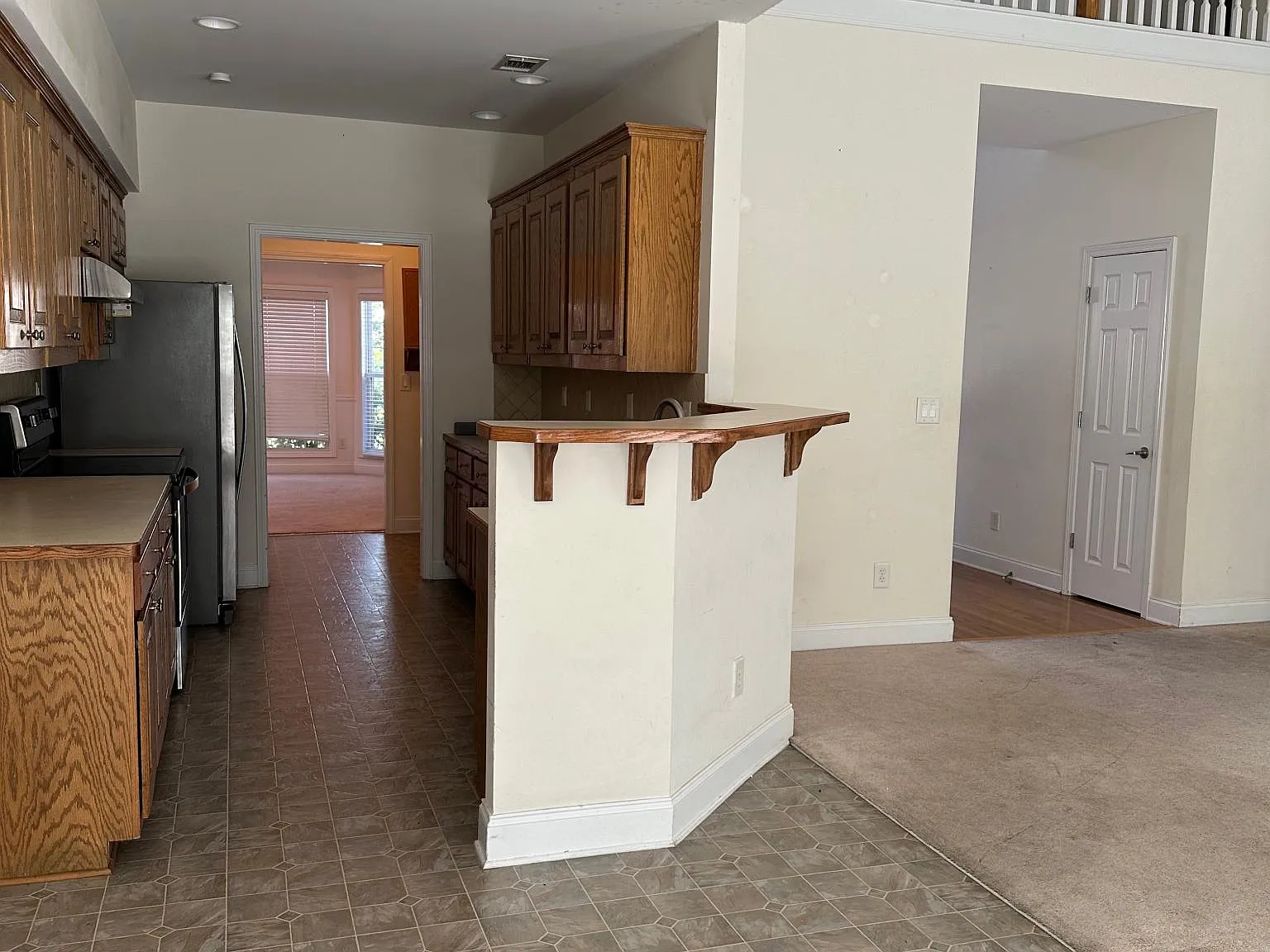 4 bed, 2269 sqft, $2,600 — Photo 4
