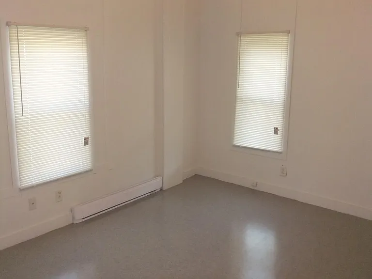 133 N 5th St — Photo 11