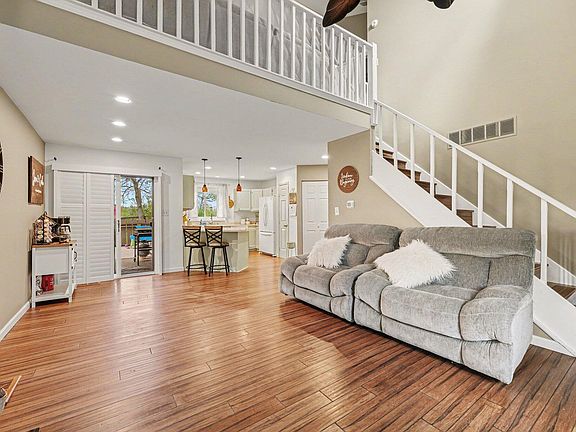 2nd image of 1895 Orchard Ct