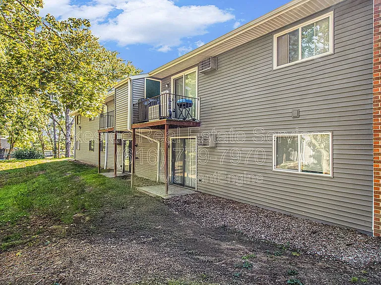 Maple Leaf Apartments — Photo 61