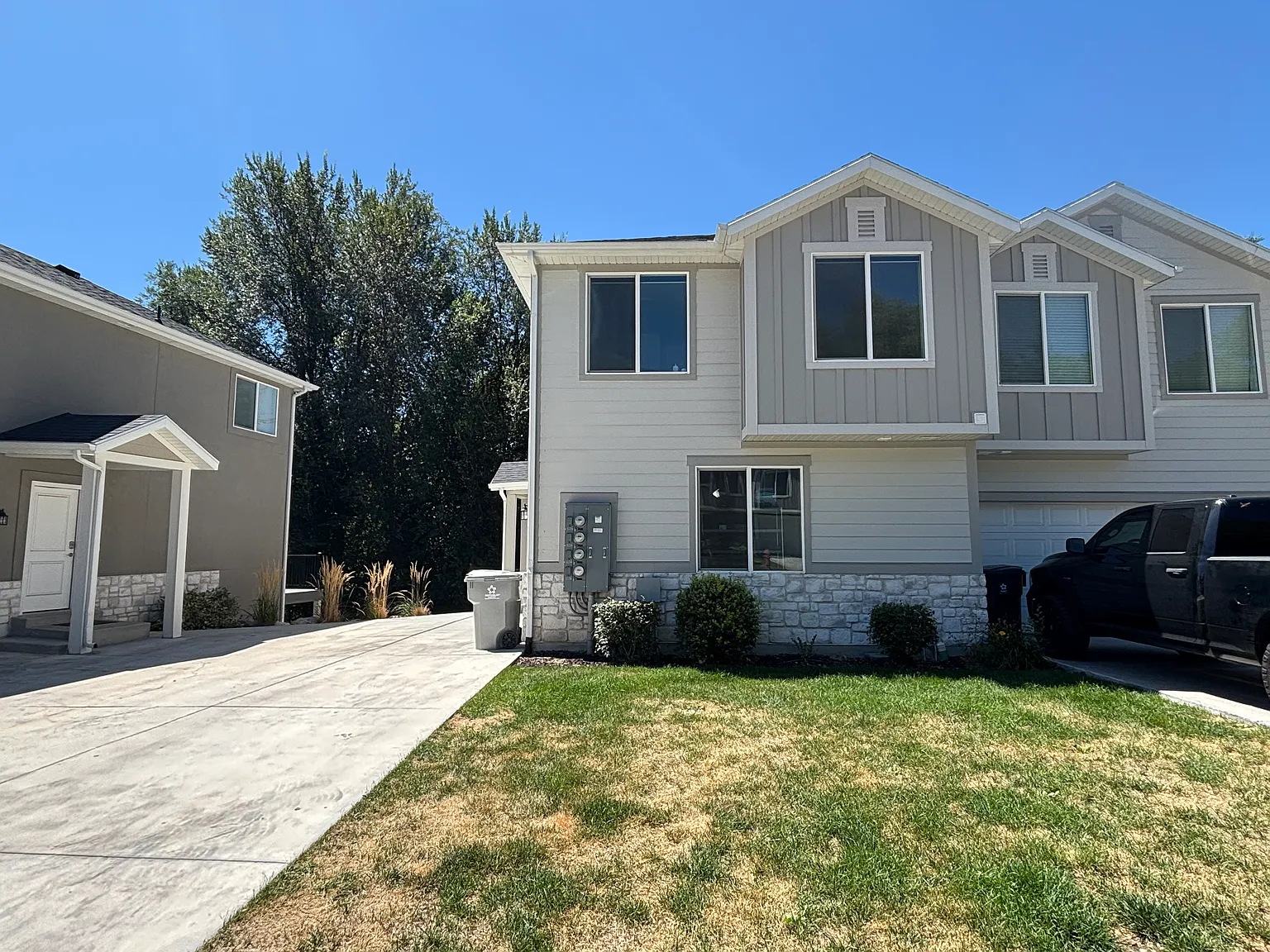 4 bed, 2.5 bath, 1800 sqft, $2,400 — Photo 3