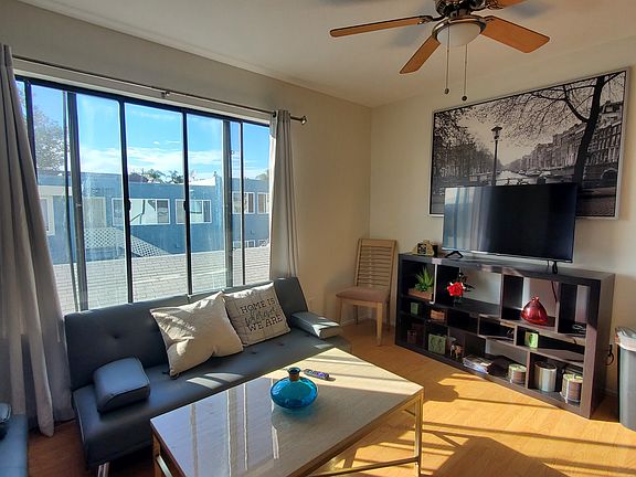 5th image of 2138 Garnet Ave #B