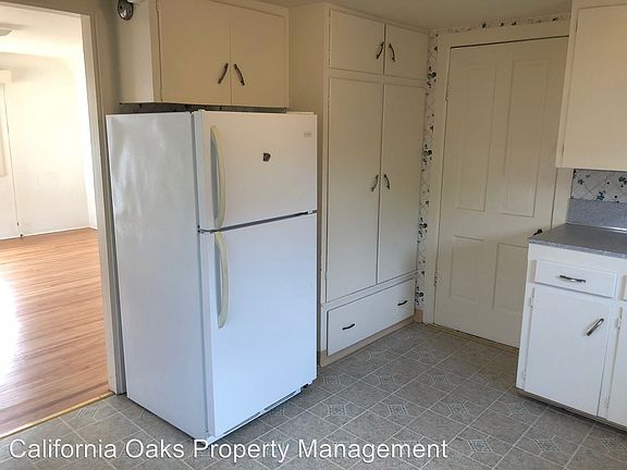 4th image of 222 S Pacific Ave #B
