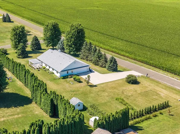 N7600 Burns Rd, Beaver Dam, WI 53916