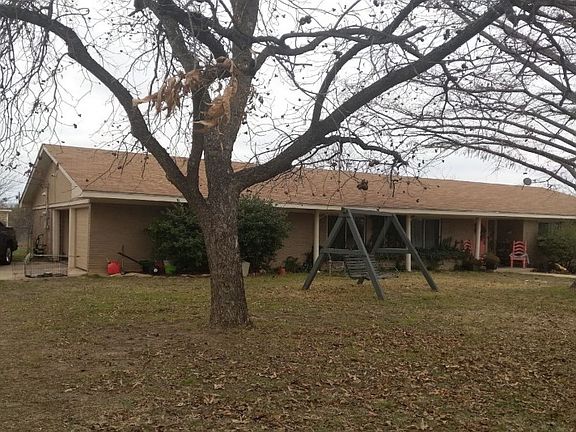 3rd image of 1604 Shaw Dr