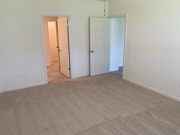 4th image of 2550 SE Rock Springs Dr