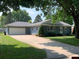 908 Pfau St, Mankato, MN 56001