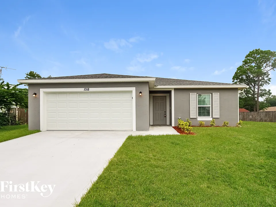 1018 Mohawk Ave NW