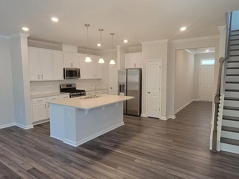 421 Hazy Hills Ln — Photo 8