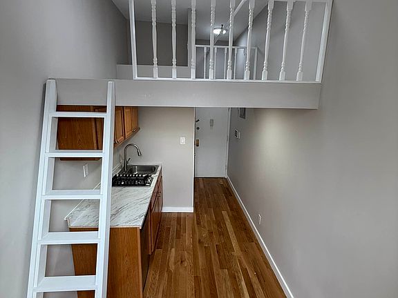 3rd image of 73 W 71st St APT 1A