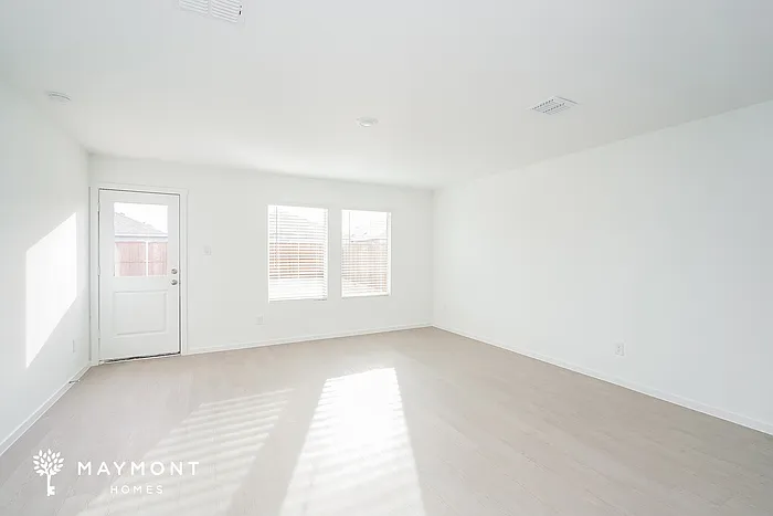 3 bed, 2.0 bath, 1522 sqft, $1,925 — Photo 3