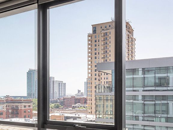 2nd image of 1400 S Michigan Ave #508