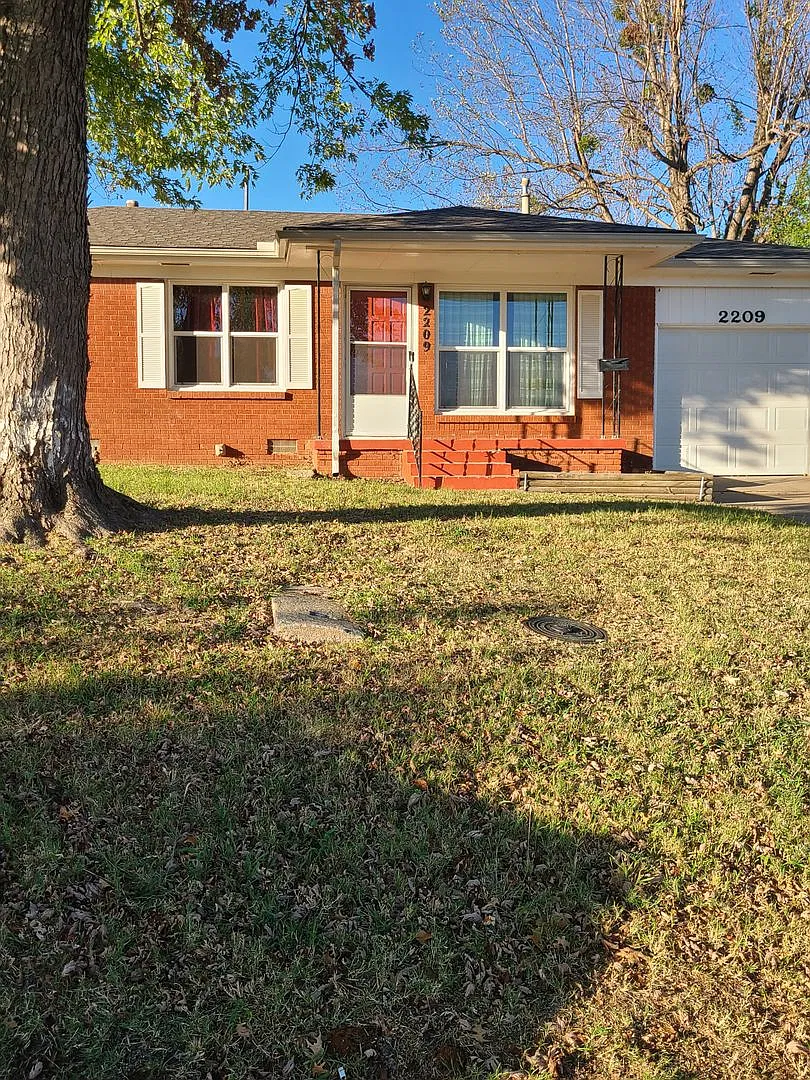 Quiet Neighborhood! — Photo 1