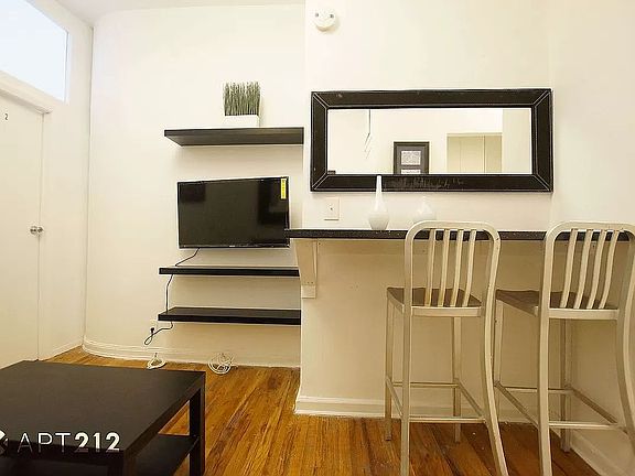 3rd image of 324 E 14th St #5L