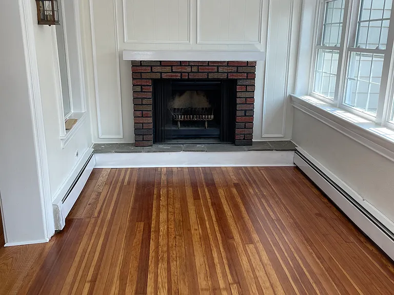 7 W Main St #1 — Photo 3