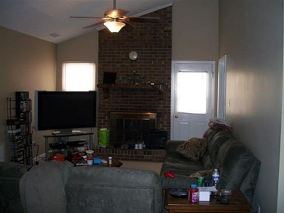 4th image of 808 Deblea Ct
