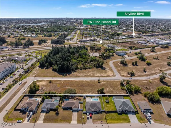 801 SW 2nd Ter, Cape Coral, FL 33991