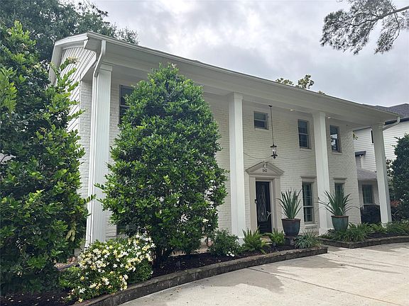 2nd image of 542 Ramblewood Rd