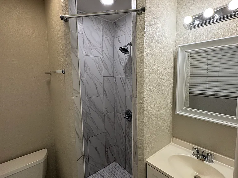 13 Gregory Ln — Photo 21