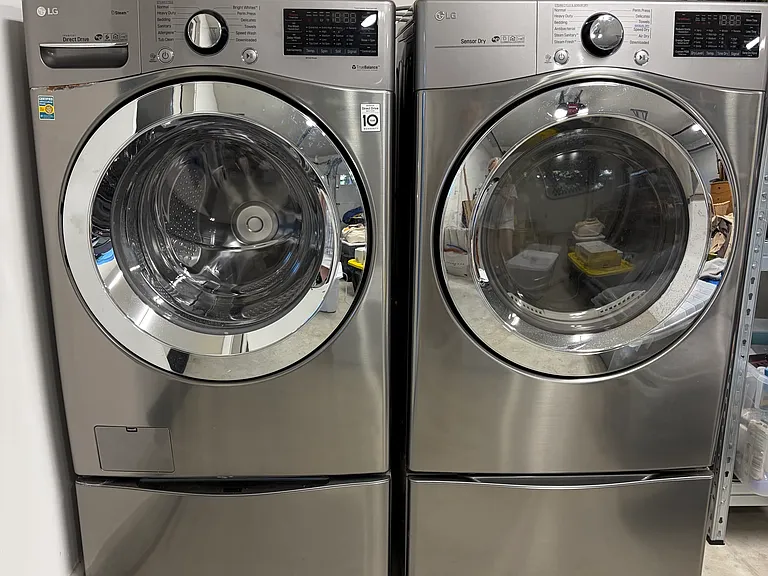 Private washer/ dryer.