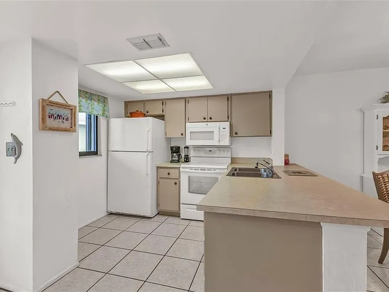 25225 Rampart Blvd #1606 — Photo 7