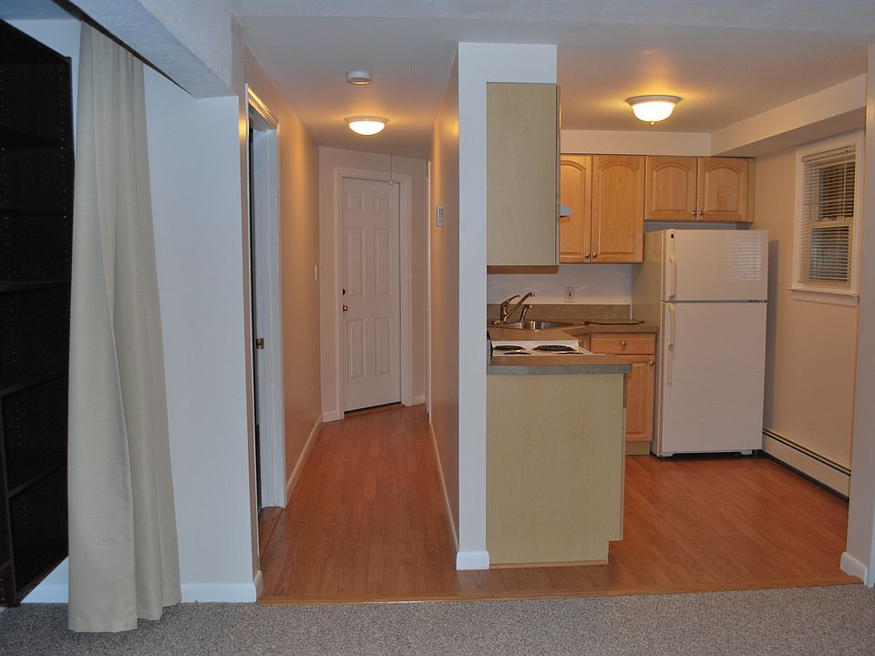 2nd image of 25 Oaktree Dr