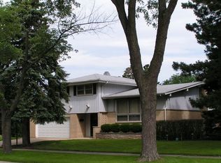 160 Michael Rd, Des Plaines, IL 60016