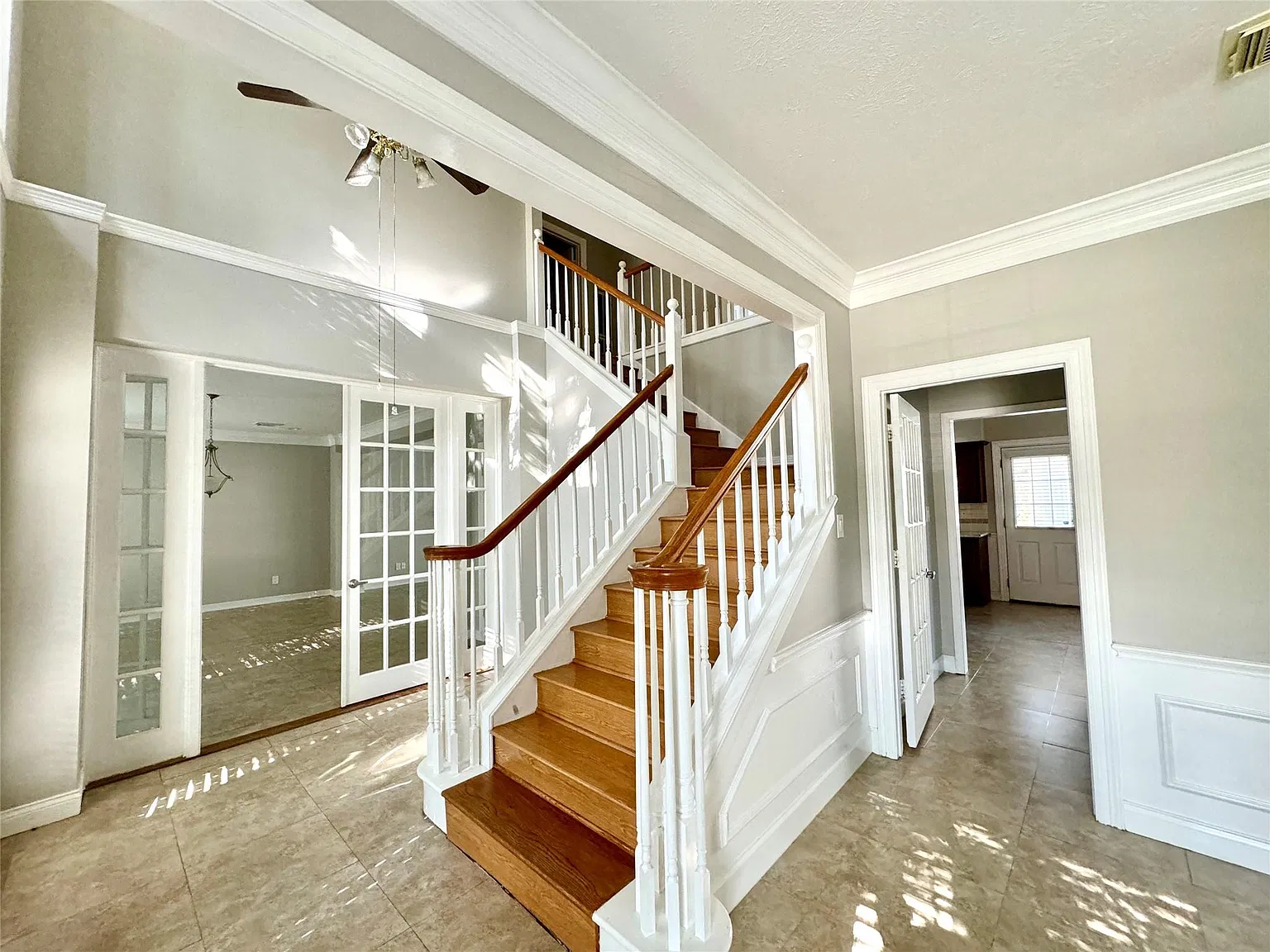 4 bed, 2.5 bath, 2805 sqft, $2,750 — Photo 3